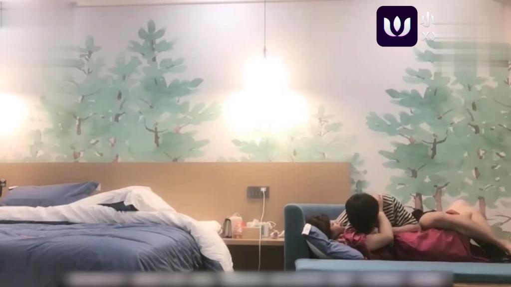 【强操高中女同学】刚认识就操,骗少女破处 预览截图 3