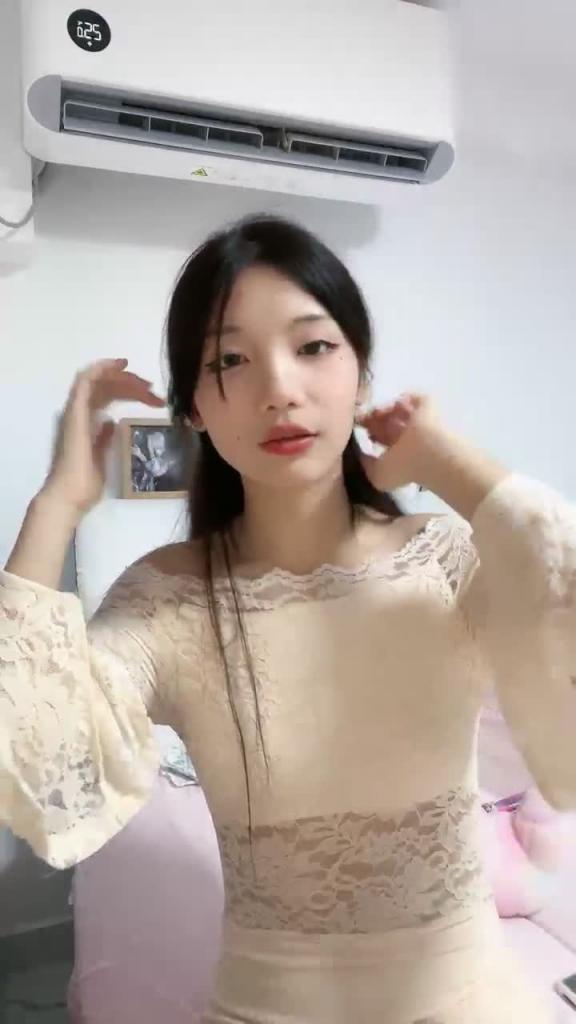 现役顶级颜值清纯美女各色制服满足你 预览截图 12