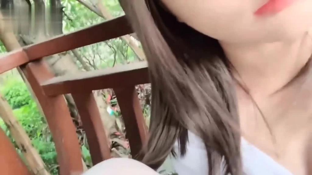 【萝莉学妹】户外私拍公园私拍流出 预览截图 1
