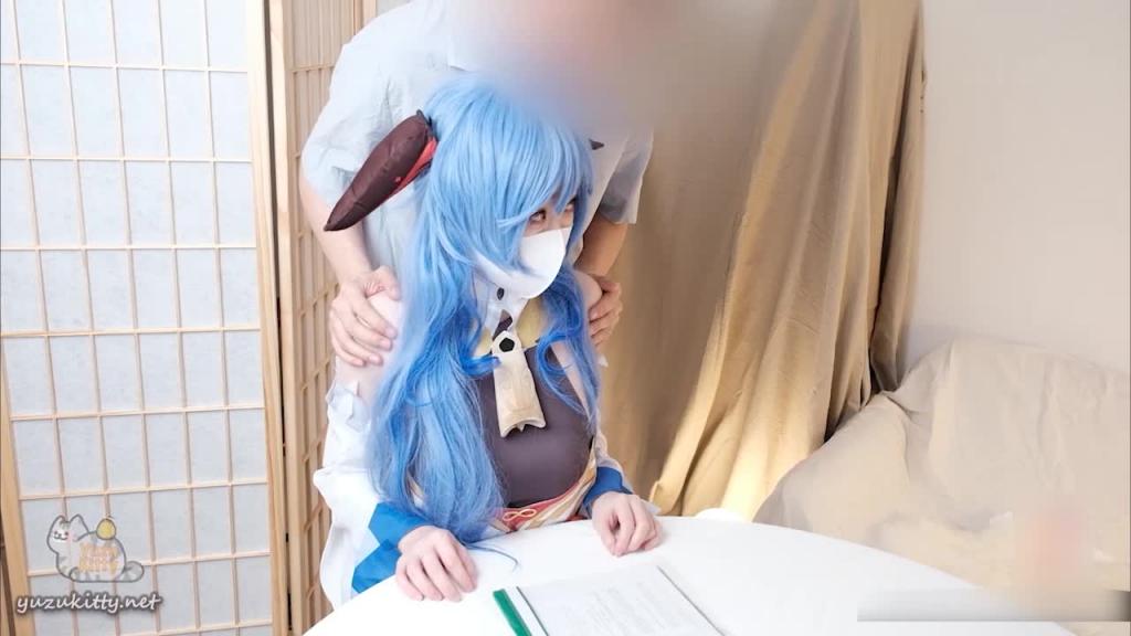 『美少女-柚子猫』甘雨的致命失误：强迫穿上OL制服被侵犯 预览截图 1