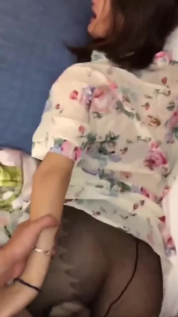 嫂子午睡中，被我强插颜射 预览截图 5