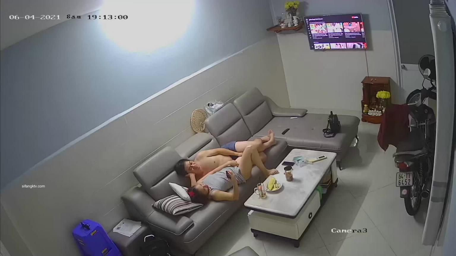 偷窥刚怀孕几个月的孕妇止不住的性欲 预览截图 1