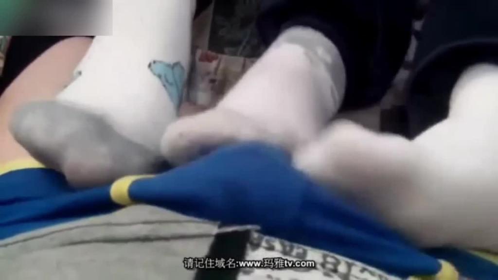 【劲爆新料】盘点最新流出的中学女孩们!见网友的,乱伦的,被老师诱惑调教的女同学! 预览截图 5