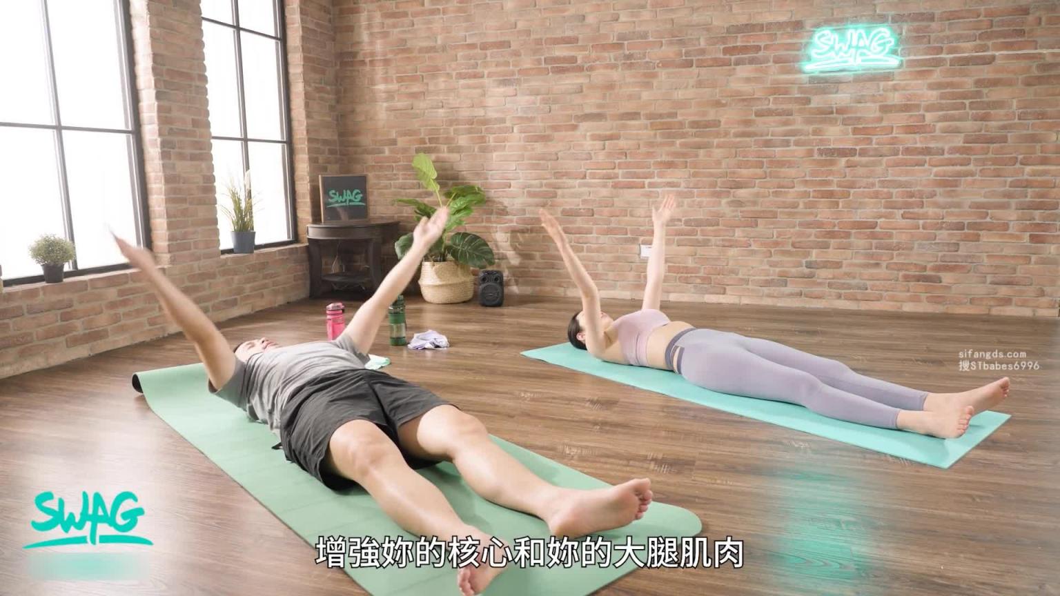 Swag极品大奶美少妇,还在哺乳期,奶子很美奶头一挤就奶汁喷溅 预览截图 1