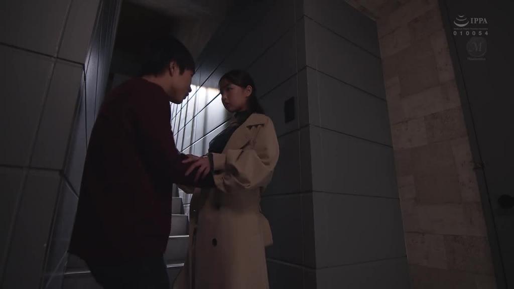 自称未曾有风俗经验的未婚妻技术太厉害让我疑神疑鬼地被榨干。 市来真寻 JUQ-859 预览截图 2