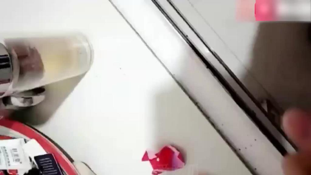 下药操亲姐！搞到一半姐姐突然醒了！ 预览截图 1