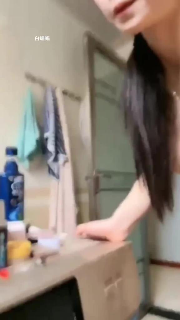 御姐反差婊-魅惑丝足听指挥 和浪友互动 预览截图 5