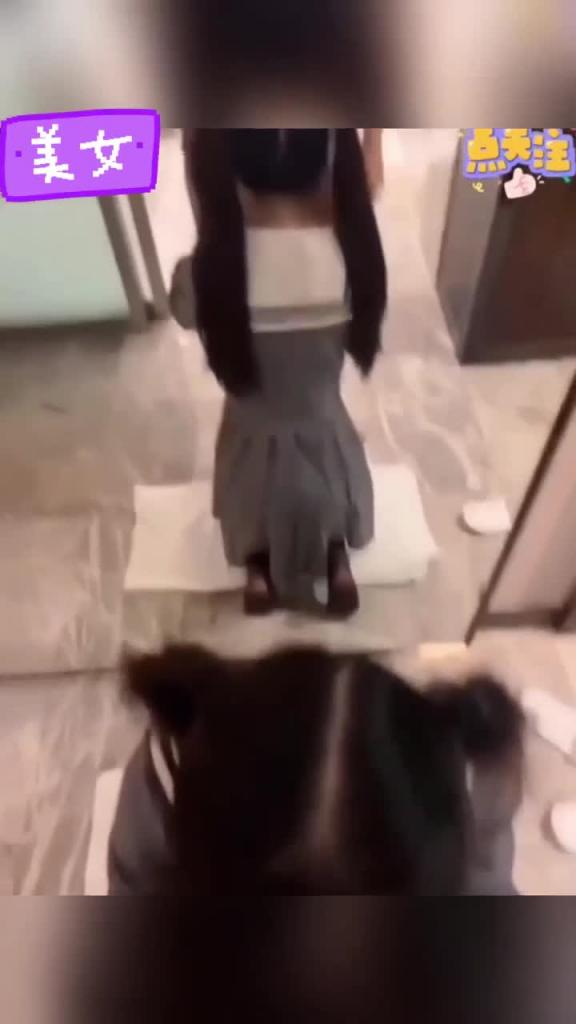 【极品骚货】顶级双马尾萝莉边口边狗叫,没草就开始发情 预览截图 1