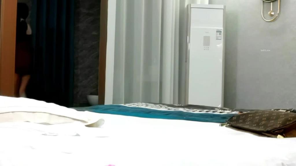 会所女神身材劲爆头牌爆乳女技师,不穿奶罩舔背毒龙钻全套服务 预览截图 2