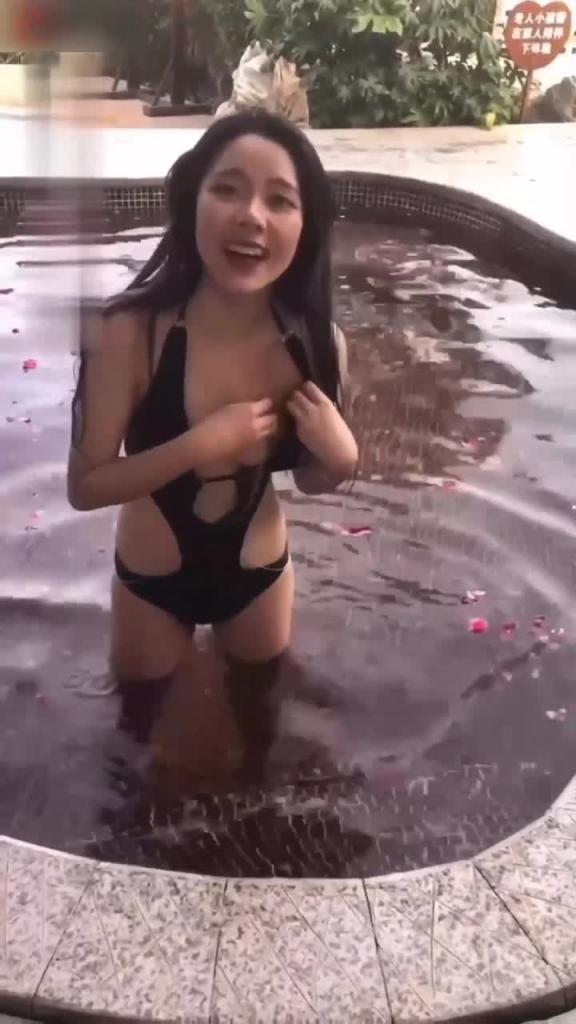 【温泉露出 车震喷水】老司机带上女友,泡温泉操逼吧,绝对刺激 预览截图 2