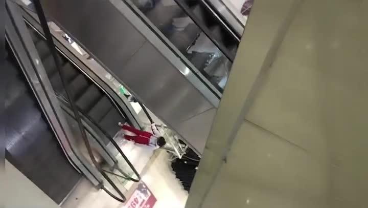 火爆【大合集】遛鸟街射,好看又刺激 预览截图 2