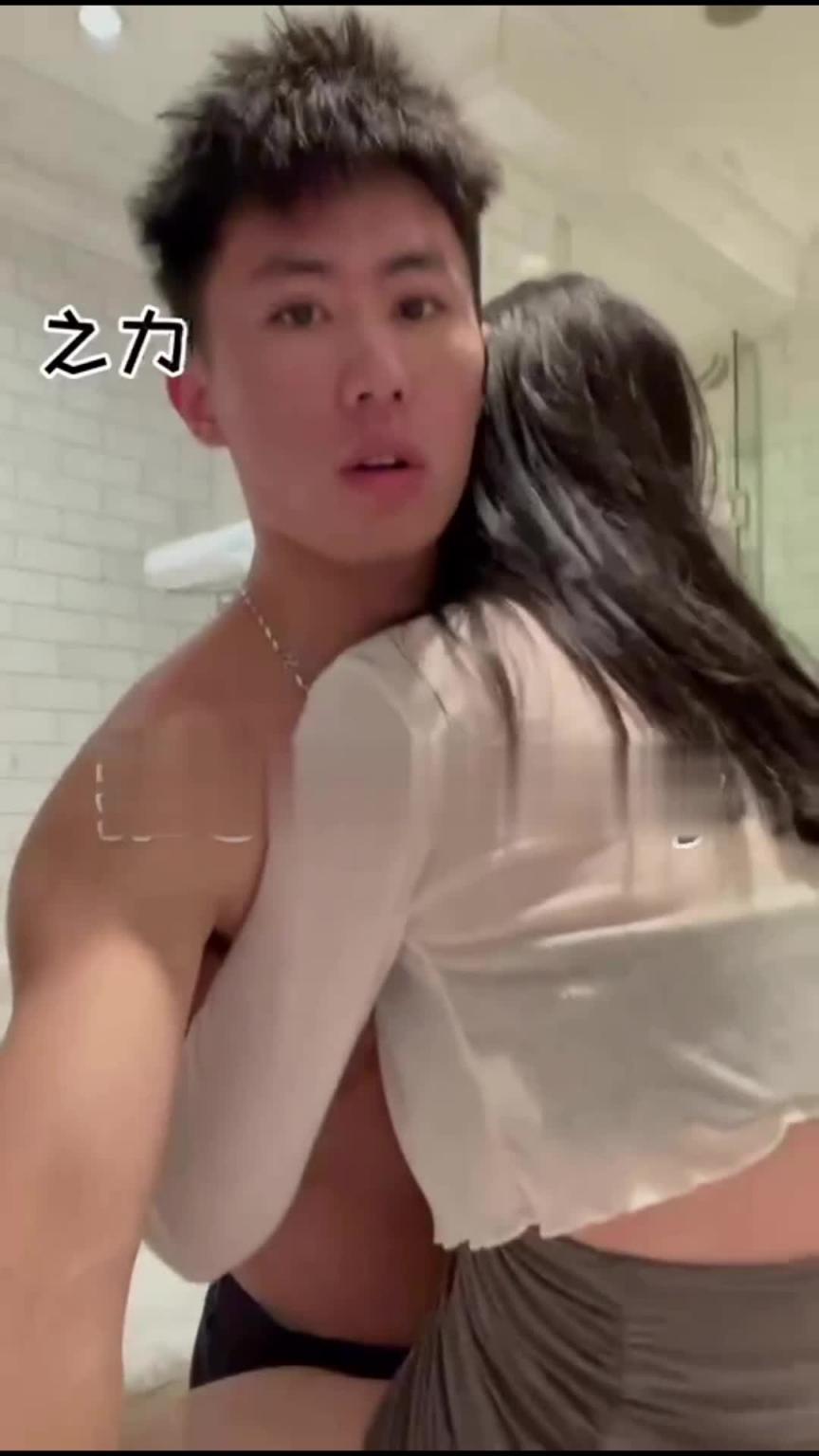 【推特之力-空姐门】女友操怀孕找了接盘侠，生完小孩偷情 预览截图 3