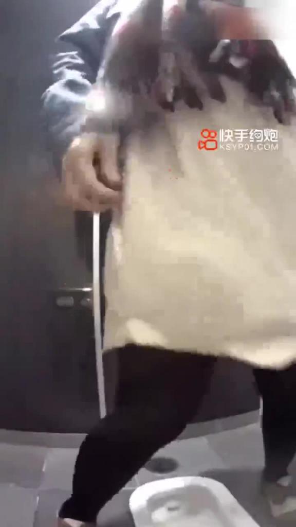稀缺资源大神街射~厕拍~医院偷拍~酒店偷拍~更衣室偷拍合集 预览截图 12