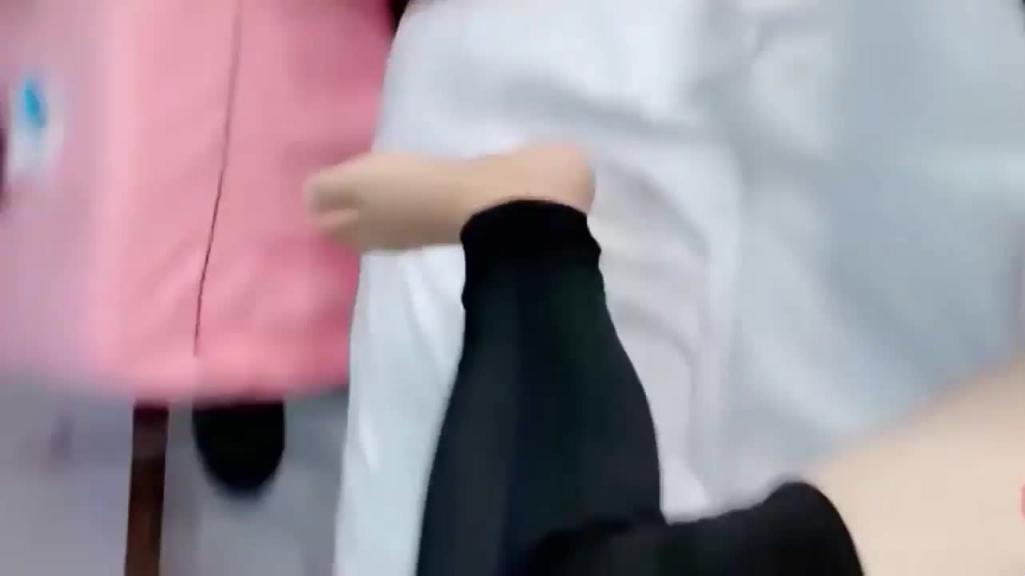 【巨乳淫娃】在校大三学妹为赚取生活费主动下海1000一次 预览截图 6