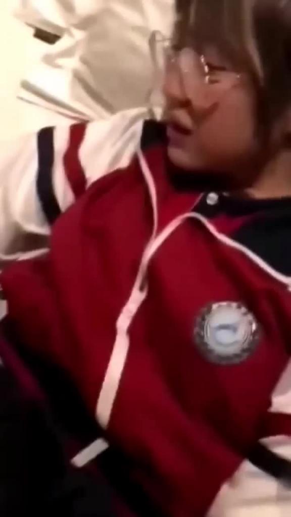 破处河南实验中学眼镜校服妹 预览截图 10