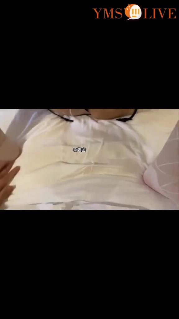 带劳力士的土豪玩弄调教厦门空姐外表高冷内心淫荡 预览截图 3