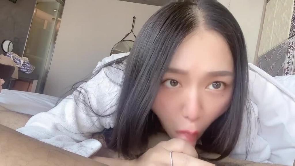 台湾真实人妻偷情做到一半老公打来电话—DaisybabyTW 预览截图 1