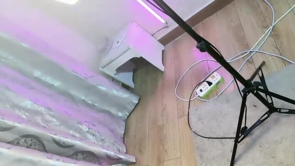 清纯少女!看姐妹旁边被操!也想爽一爽 预览截图 8
