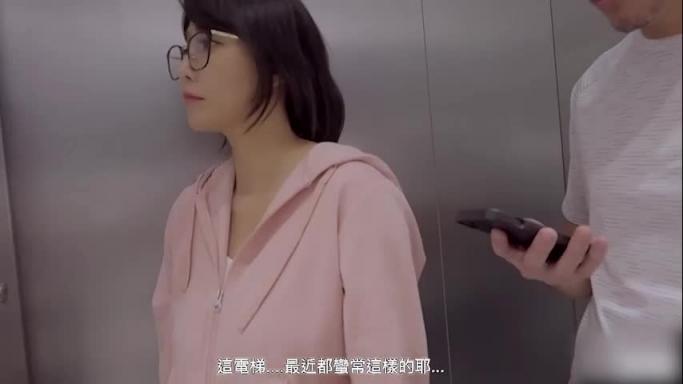 JVID超人气爆乳女神【乐乐】电梯紧急停止，被屌丝强操绝顶高潮高清1080P原版无水印 预览截图 3
