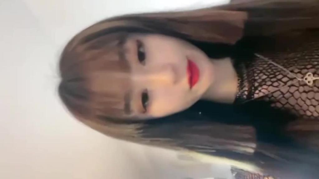 双黑丝女王调教狗奴足交舔脚 预览截图 10