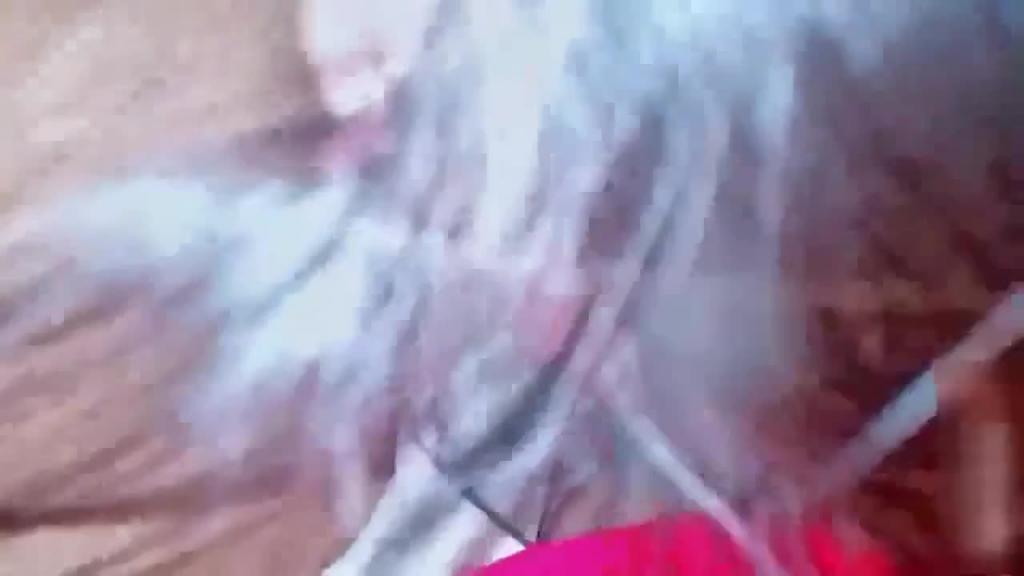 【真实乱伦妹妹】爸爸在隔壁操妈妈,我在妹妹闺房操白虎嫩穴妹妹 预览截图 2