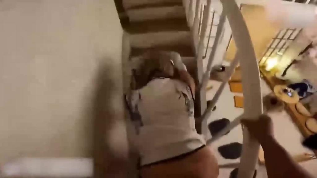 穿上旗袍边走边操刀内射 预览截图 2