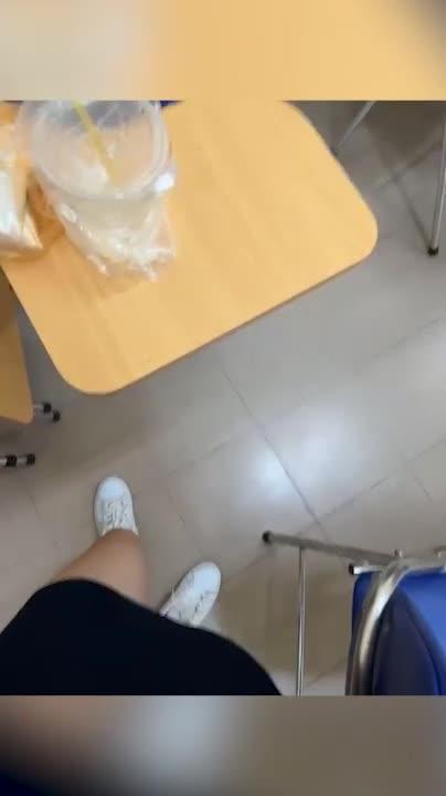 【学生萍萍】教室里玩跳蛋,偷偷摸摸差点被老师看到 预览截图 8