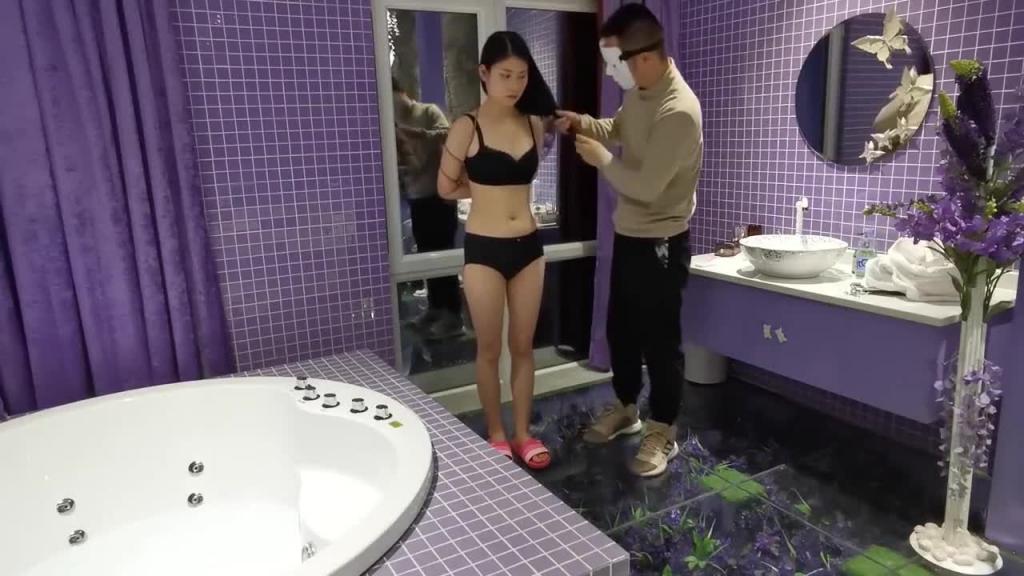 虐中国女奴🇨🇳有钱人高价召唤极品外围😍酒店调教【SM虐待调教】 预览截图 5