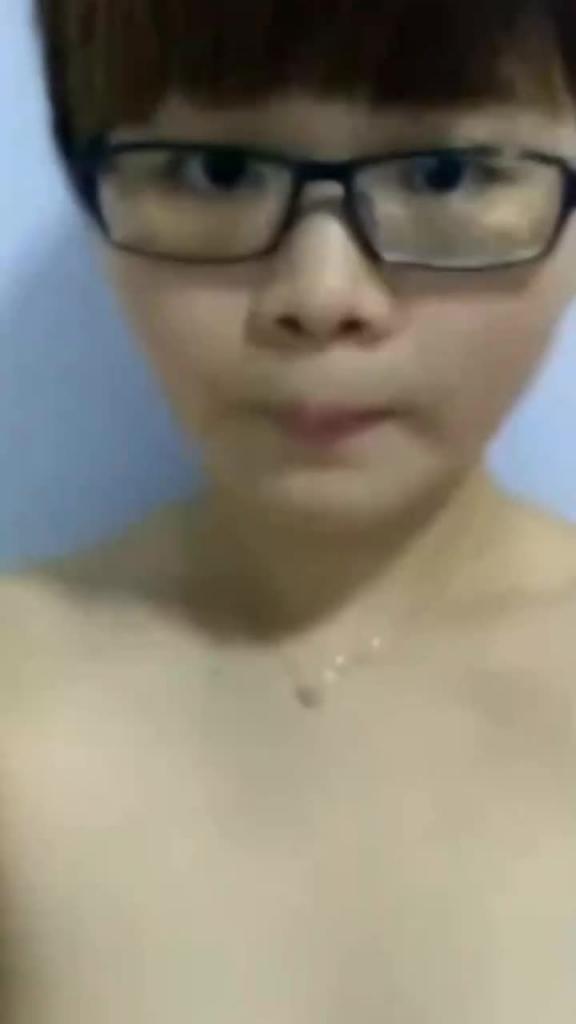 【裸贷精选】小姐姐们为了钱什么底线都不要了,这算逼良为娼吗? 预览截图 5