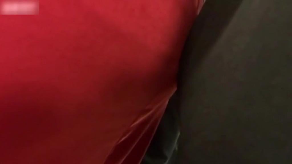 演唱会现场公交车等场所摸胸抠逼顶臀有的都高潮了 预览截图 7