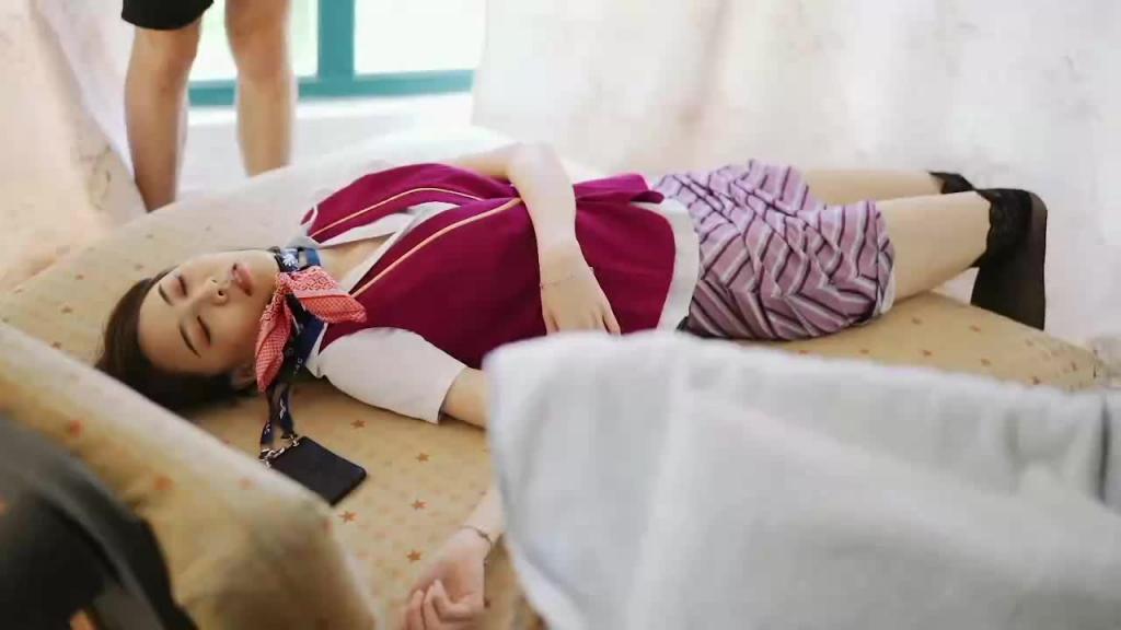 奸尸,空姐上班强奸不成被勒死小便失禁(剧情) 预览截图 6