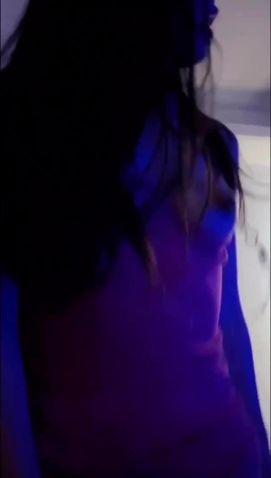 酒吧蹦迪后野战喷水,逼好干净 预览截图 2