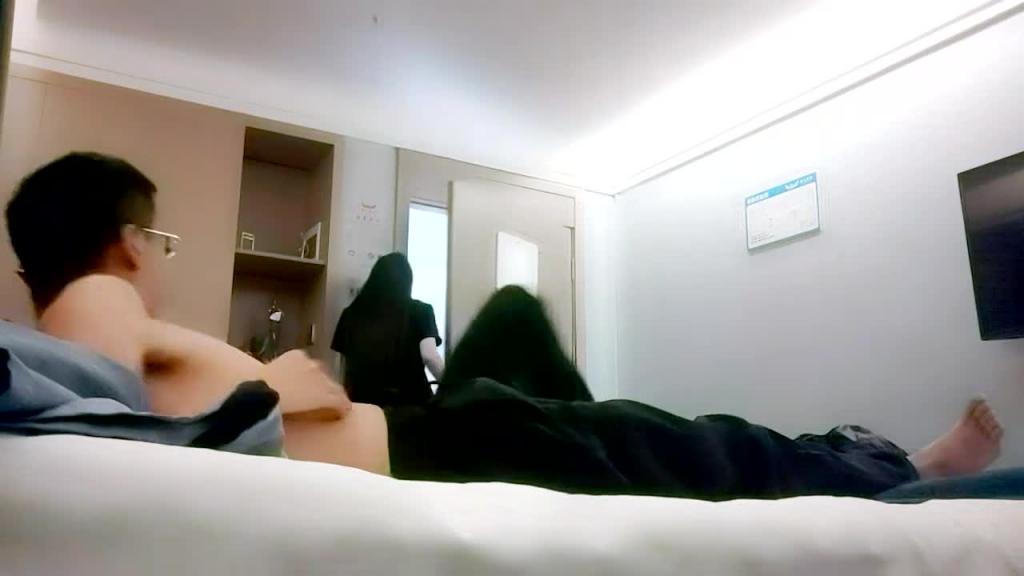 【探访按摩店】:大奶骚女技师乳推舔背,大年初三又换了个能操的 预览截图 2