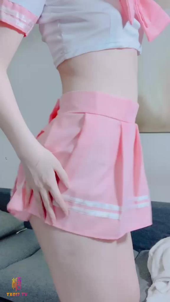 【性感嫩妹】JK妹妹金主爸爸定制裸舞视频流出粉穴嫩乳等着你的肉棒插入 预览截图 7