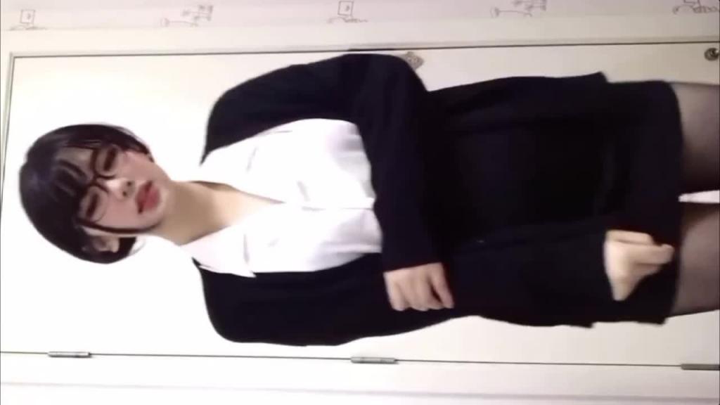 【独家吃瓜】抖音皮皮虾“在下小羊”网红反差婊，被老板调教自慰裸舞泄密！ 预览截图 9