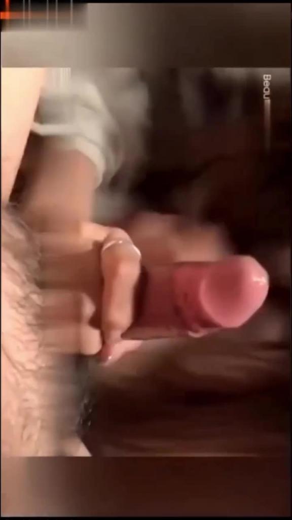高端名媛女神内部群泄密流出表情一个出一个骚，真实露脸刺激 预览截图 3