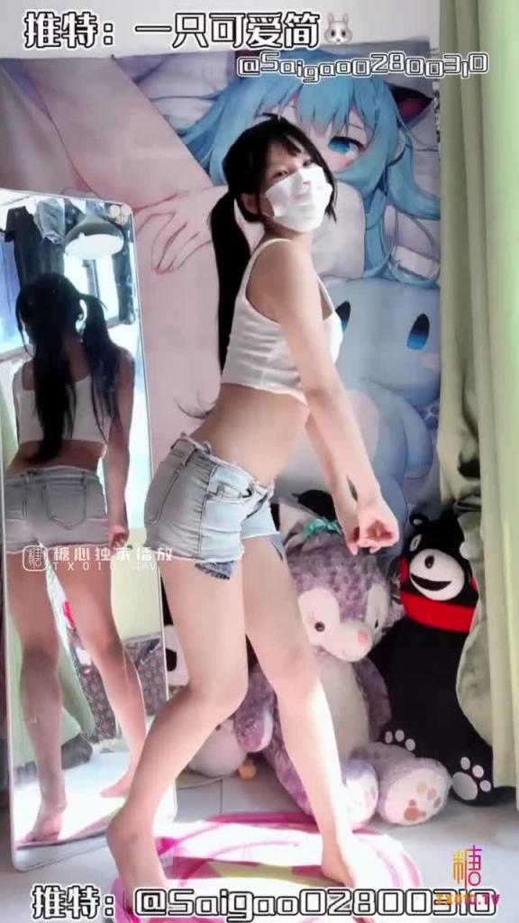 性感学生妹抖音裸舞合集-丝袜瑜伽服裸舞学生妹 预览截图 2