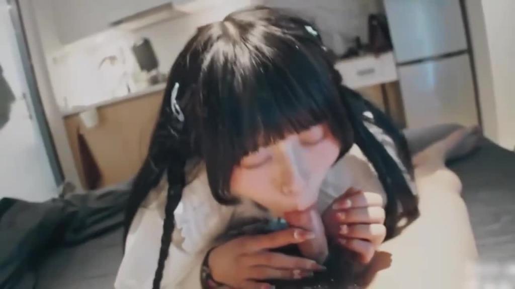 【白嫩萝莉】让我美丽的白晳女友穿上JK服装挑逗 预览截图 2