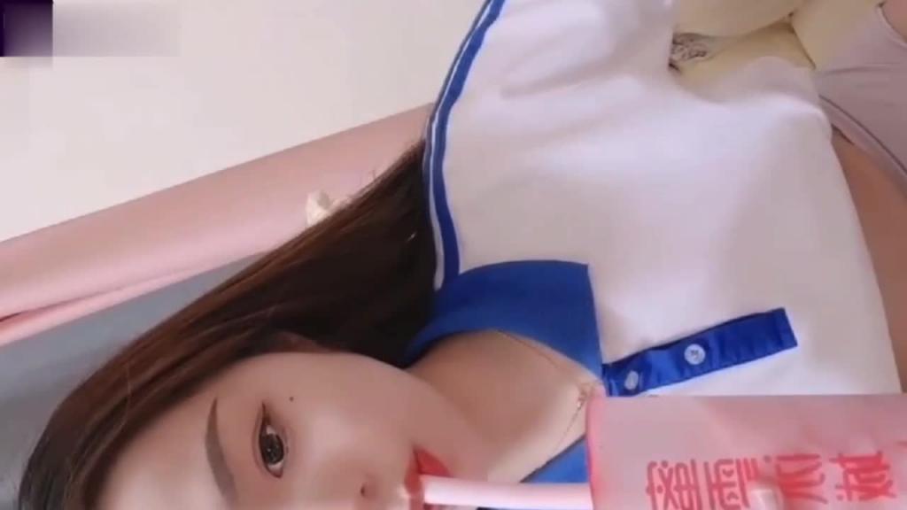 敏感高中妹玩抠逼 预览截图 9