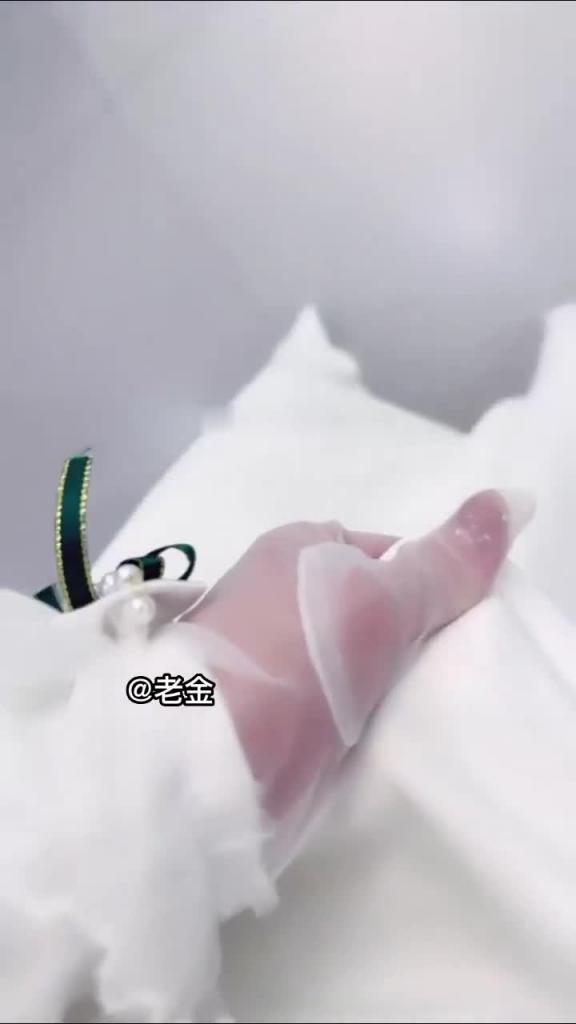 绿奴第一视角新婚妻子与奸夫调教,极品美妻穿婚纱与奸夫在你面前做爱并调教。 预览截图 10