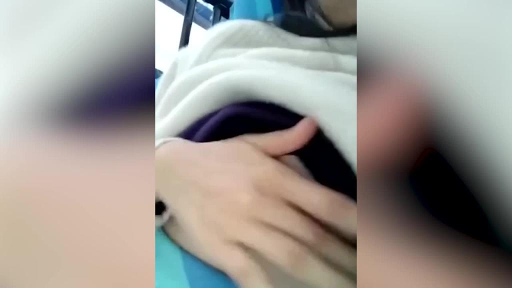 高质露脸泄密 大学纯情学生妹 岚岚 不健康私拍流出 预览截图 6
