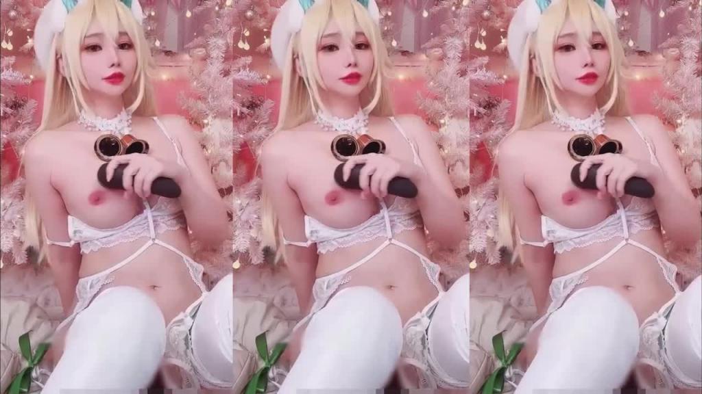 2/1『COS网红』极品高颜值爆乳COSER-meenfox 预览截图 7