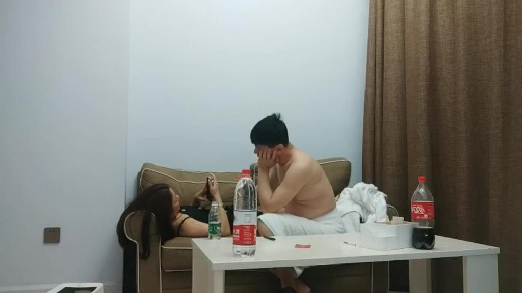 专业良家收割机,人妻猎手,【爱情故事】,约炮奔现,爱偷情的漂亮小少妇,喜欢这种刺激的感觉,嗷嗷叫得震天响好刺激啊 预览截图 3