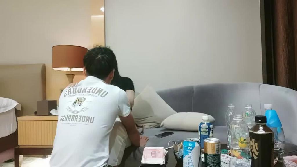 极品翘臀女神 丝毫不怜香惜玉 暴力玩弄操出哭腔 预览截图 7