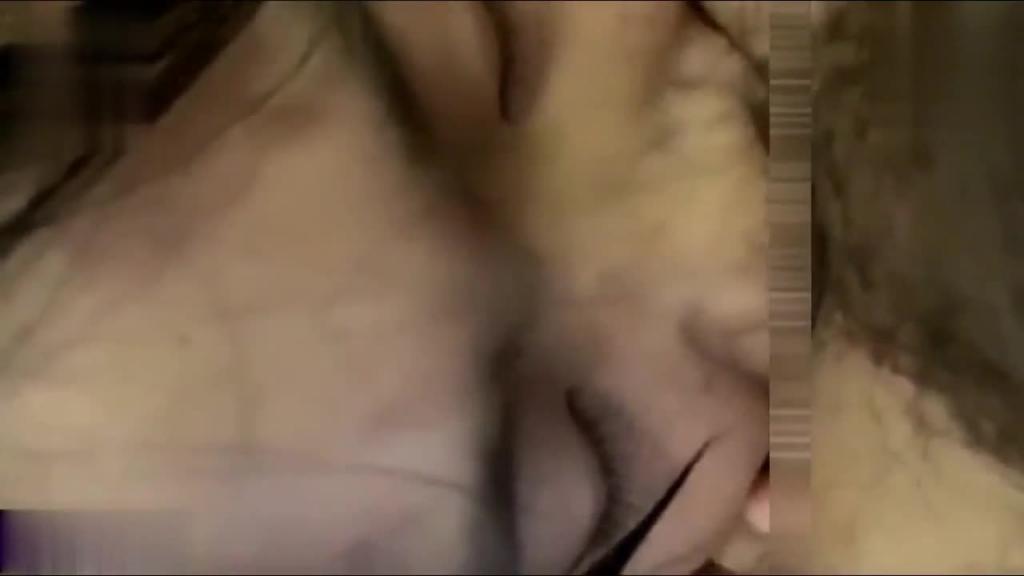 真实兽父乱伦调教亲生女儿,喝尿,口爆,各种调教,女儿被沦为母狗 预览截图 5