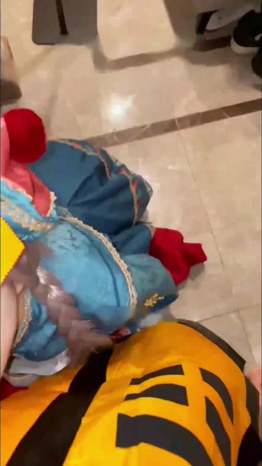 万圣节女僵尸被道士爸爸爆操 肉棒撑满蜜穴几百下之后彻底降伏 预览截图 3