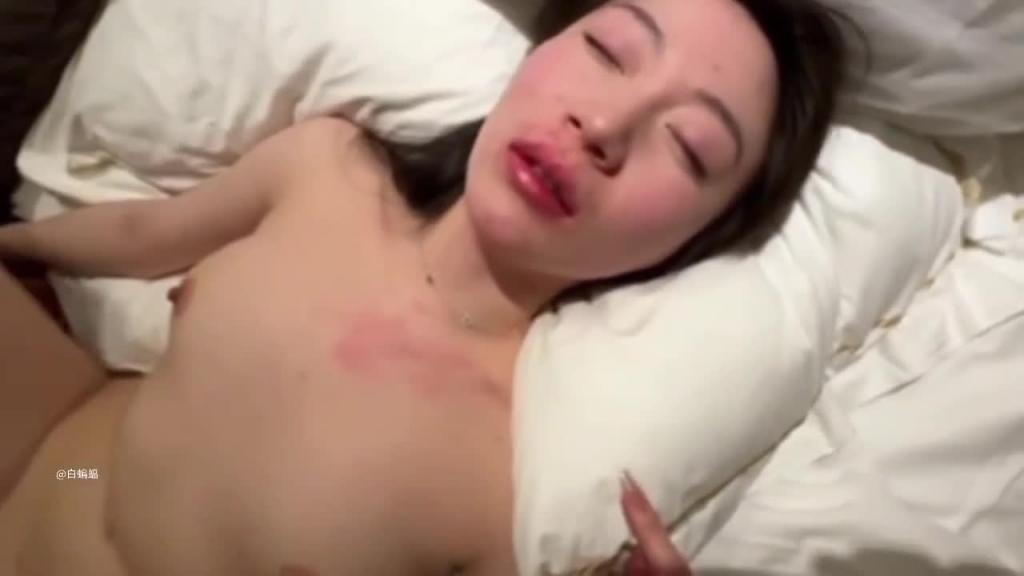全网独家首发-抖音吃瓜，金主还是榜一大哥，小米汽车金主潜规则人妻汽车销售 预览截图 3