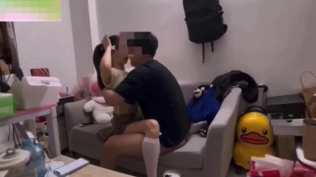 哥哥不要!最新乱伦·清纯萝莉马尾骚妹妹-极品声优妹妹叫声骚「还会喷水】 预览截图 1