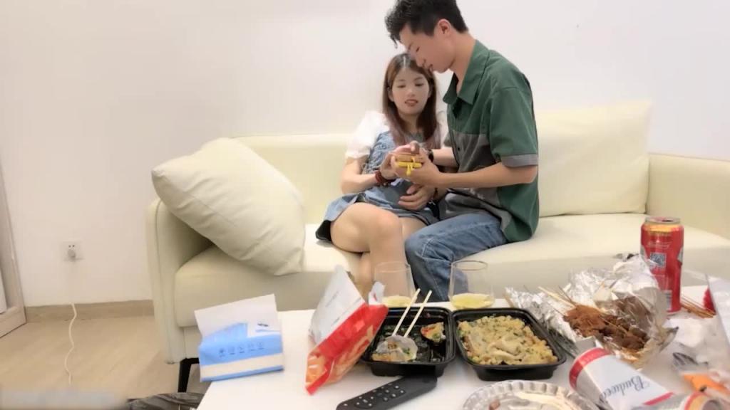 【瘦猴先生探花】新人良家小姐姐挺漂亮 酒足饭饱强迫推倒逼逼粉 预览截图 2