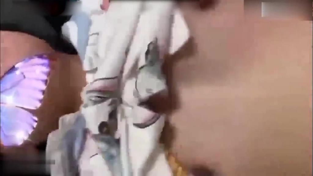 母子乱伦,名副其实的骚母狗 预览截图 11